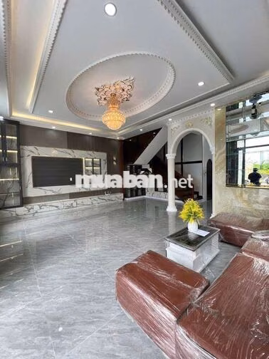 BIỆT THỰ SÂN VƯỜN 528M2 GIÁP RANH BÌNH CHÁNH FULL NỘI THẤT 