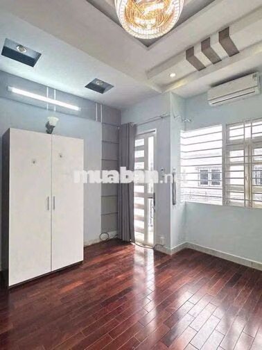 Nhà Đường 8m Dương Quảng Hàm (4x15m) 4PN 5WC 18tr