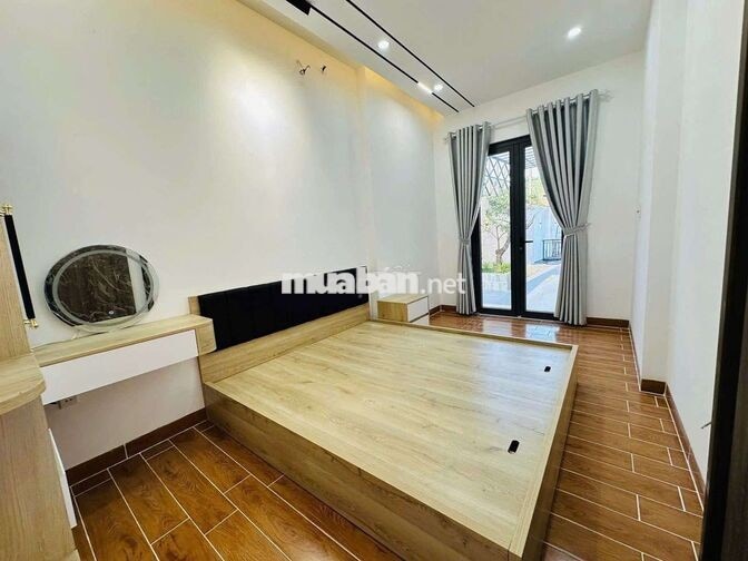 VILLA SÂN VƯỜN 288M2 FULL NỘI THẤT GIÁP RANH BÌNH CHÁNH