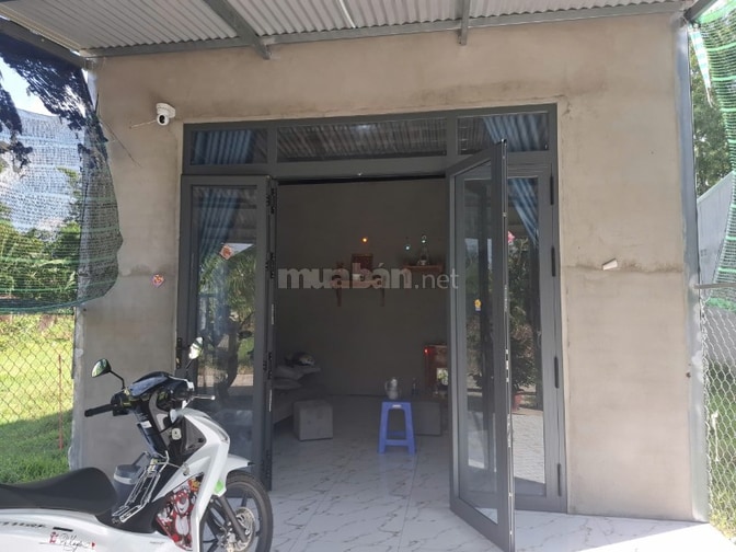 Nhà 2 phòng ngủ 123m2 có thổ. Gần KCN Phước Đông. 870tr 