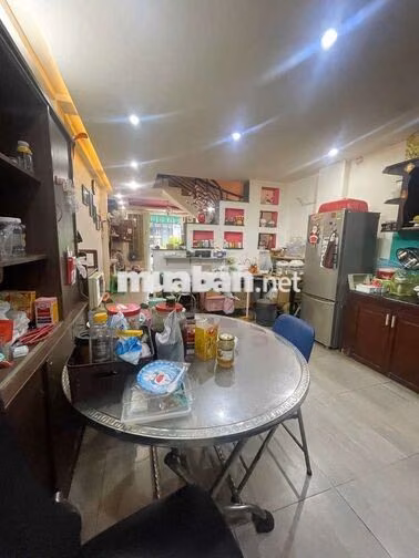 Mặt tiền đg 8 m Bình phú Quận 6