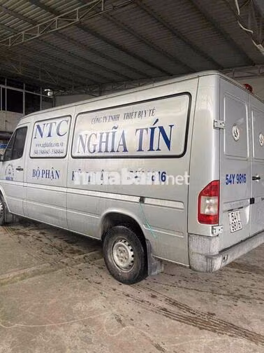 Mercedes-Benz Sprinter Van Bạc 2 chỗ