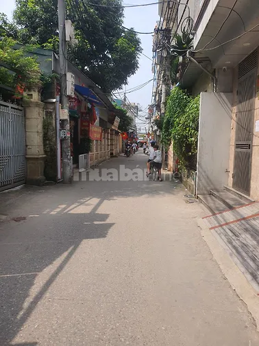 Cho thuê nhà mặt ngõ phố Lĩnh Nam, ngõ oto tránh, kinh doanh, 60m2.