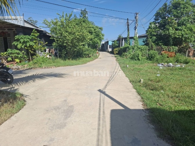 Nhà 2 phòng ngủ 123m2 có thổ. Gần KCN Phước Đông. 870tr 