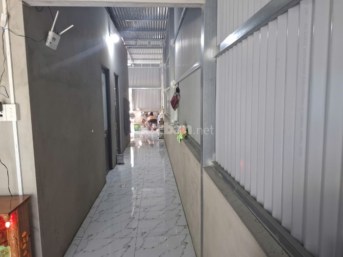 Nhà 2 phòng ngủ 123m2 có thổ. Gần KCN Phước Đông. 870tr 