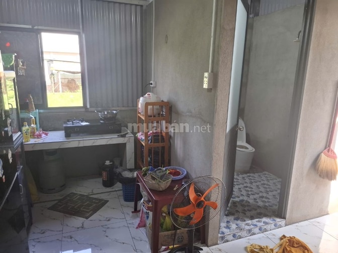 Nhà 2 phòng ngủ 123m2 có thổ. Gần KCN Phước Đông. 870tr 