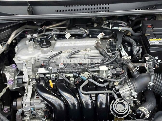 Toyota Corolla Altis 1.8V 2023 màu đen - 37.000 km