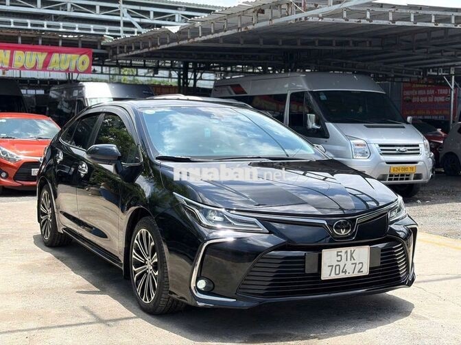 Toyota Corolla Altis 1.8V 2023 màu đen - 37.000 km