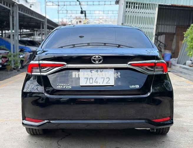 Toyota Corolla Altis 1.8V 2023 màu đen - 37.000 km