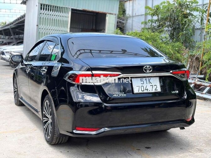 Toyota Corolla Altis 1.8V 2023 màu đen - 37.000 km