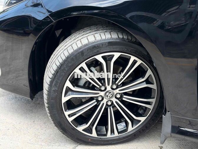 COROLA ALTIS 1.8V 2023 LƯỚT 3 VẠN, HỖ TRỢ VAY 70%