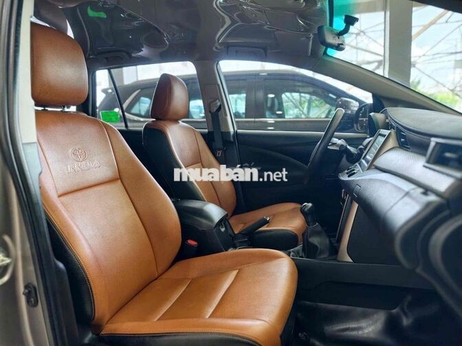 Toyota Innova 2021 Số sàn 70000 km màu Đồng