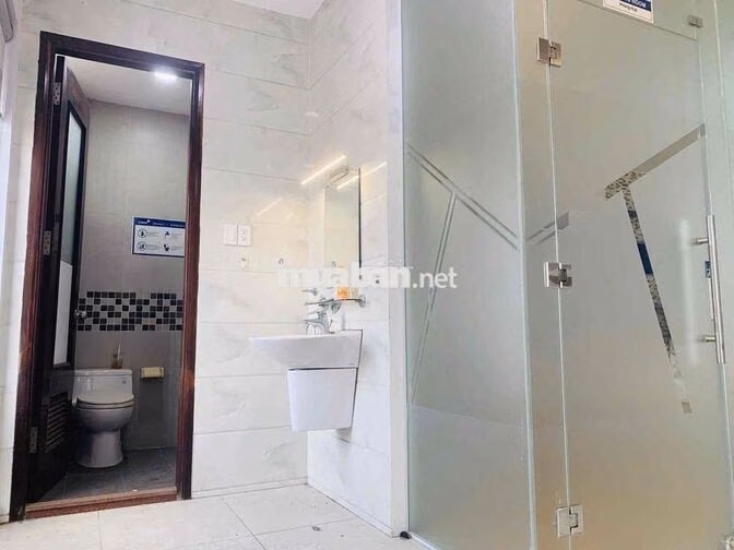 Cho thuê nhà KDC Him Lam Q7, 7.5x20m, 1 Hầm 3 Lầu, Giá 55tr