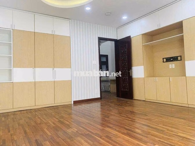 Cho thuê nhà KDC Him Lam Q7, 7.5x20m, 1 Hầm 3 Lầu, Giá 55tr