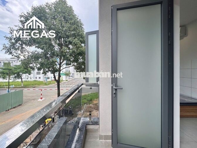 CHDV BAN CÔNG FULL NỘI THẤT NGAY THỐNG NHẤT, ĐỐI DIỆN TT GDQP LÀNG ĐH 
