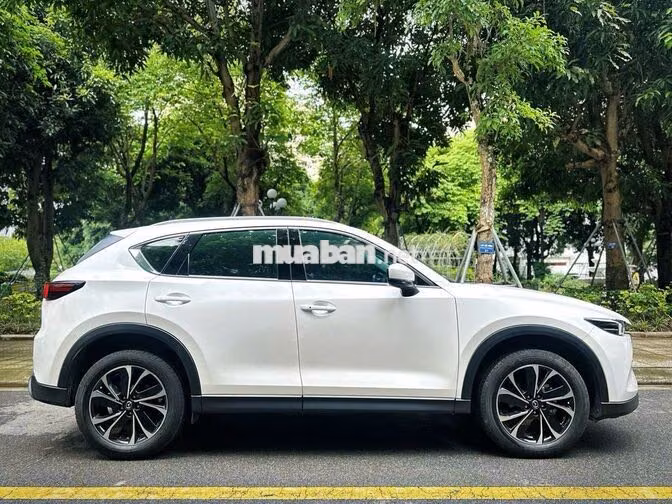 Mazda CX5 Luxury 2025 Trắng 9000km