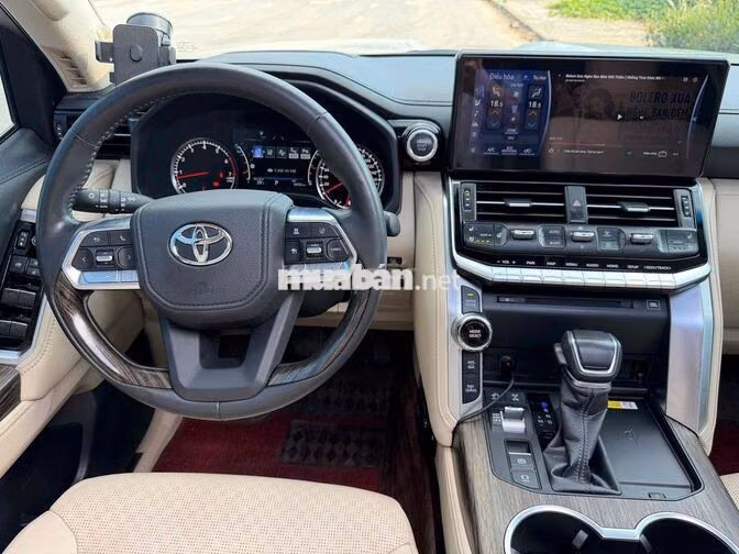 Toyota Land Cruiser 3.5 V6 2024 Trắng nâng cấp