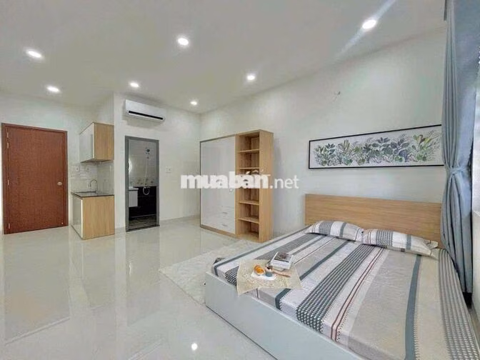 Ban công đường Hoàng Văn Thụ Full nội thất.giáp sân bay.