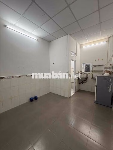 CÁC IUH 300n - PHÒNG TRỆT SẲN MÁY LẠNH - CỬA SỔ TRỜI
