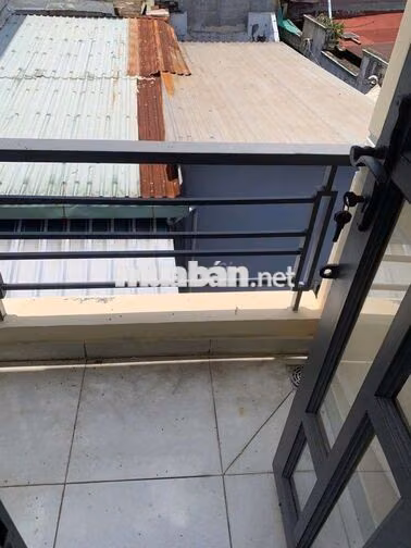 Cho thuê nhà nguyên căn 4 phòng ngủ 4 máy lạnh nhà mớI sơn 