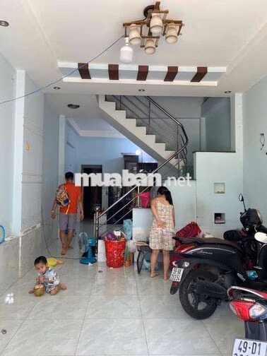 Cho Thuê nhà nguyên căn  sau lưng  EMart Phan Huy Ích. Gò Vấp