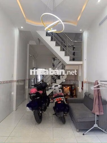 Cho thuê nhà nguyên căn 4 phòng ngủ 4 máy lạnh nhà mớI sơn 