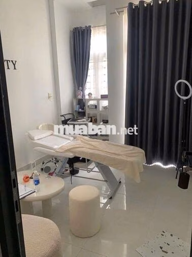 Cho thuê nhà nguyên căn 4 phòng ngủ 4 máy lạnh nhà mớI sơn 