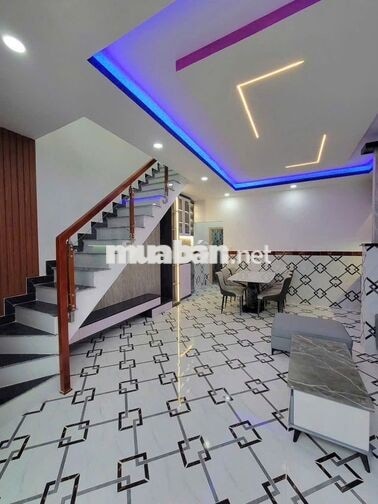 Bán nhà gần chợ, trường học 1 trệt 1 lầu giá chỉ 1c tỷ 900 triệu!!