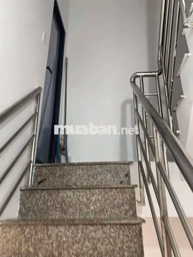 Cho thuê nhà nguyên căn 4 phòng ngủ 4 máy lạnh nhà mớI sơn 