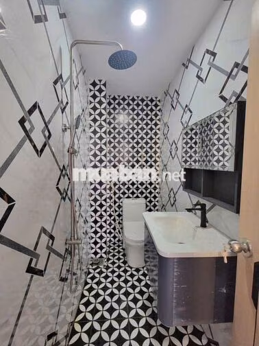 Bán nhà gần chợ, trường học 1 trệt 1 lầu giá chỉ 1c tỷ 900 triệu!!