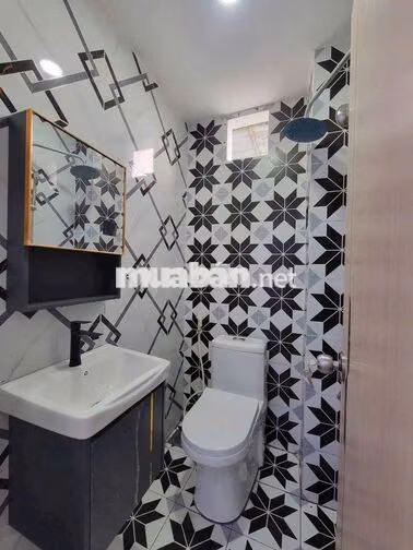 Bán nhà gần chợ, trường học 1 trệt 1 lầu giá chỉ 1c tỷ 900 triệu!!