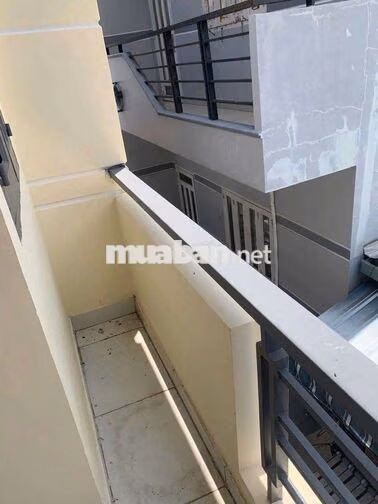 Cho thuê nhà nguyên căn 4 phòng ngủ 4 máy lạnh nhà mớI sơn 