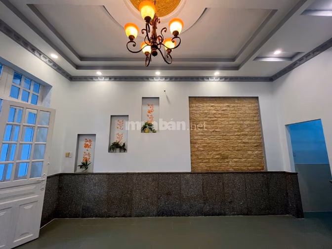 nhà MTđg Chùa Vạn Thiện, cách đường 6A 120m, dt 4.5 x 33, xe ô tô tải