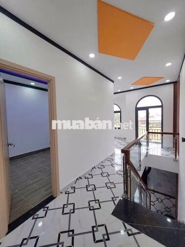 Bán nhà gần chợ, trường học 1 trệt 1 lầu giá chỉ 1c tỷ 900 triệu!!