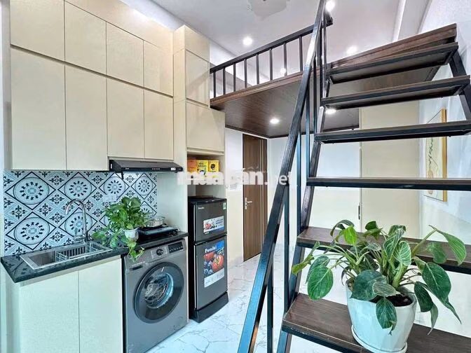 đi bộ đến trường Văn Hiến ( VHU )