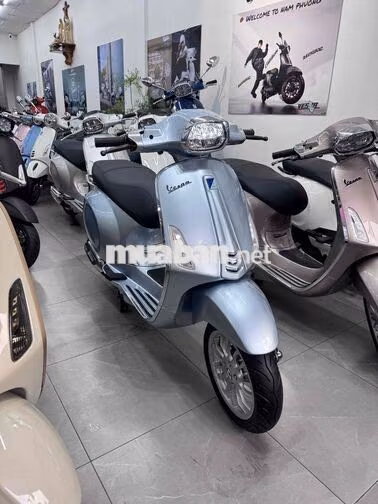 Vespa Sprint 125 Xanh .  Kim phun điện tử