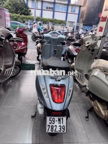 Vespa Sprint 125 Xanh .  Kim phun điện tử