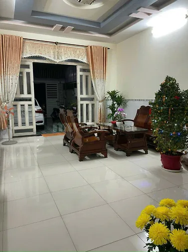 Nhà rẩt đẹp hướng đông,mát rượi cả ngày,vào ở ngay. sổ hồng chính chủ