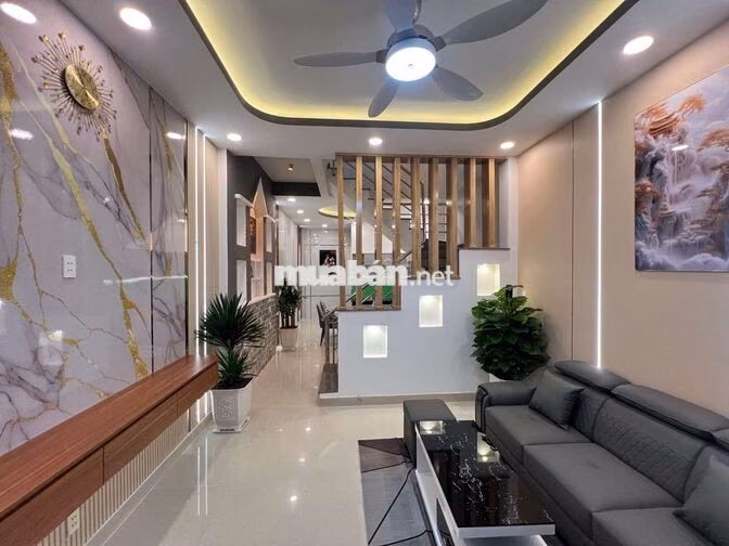 âu dương lân,quận 8 ,hẻm 3m, 3 tầng, 4mx12,5m ,nhỉnh 7,x tỷ