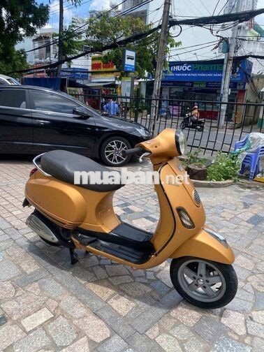 Piaggio Vespa LX 