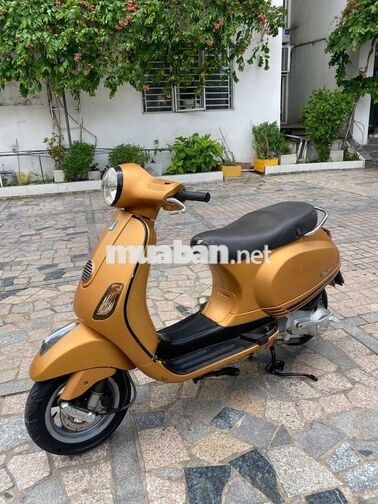 Piaggio Vespa LX 