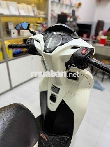 Honda SH 300i Ý Trắng Smartkey