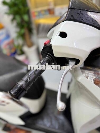 Honda SH 300i Ý Trắng Smartkey