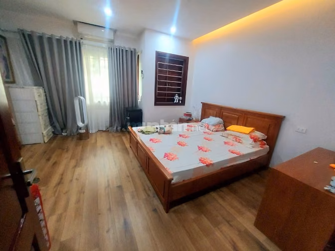Cho thuê gấp nhà Phân Lô 75m x 4 tầng ở Ngõ 183 Hoàng Văn Thái