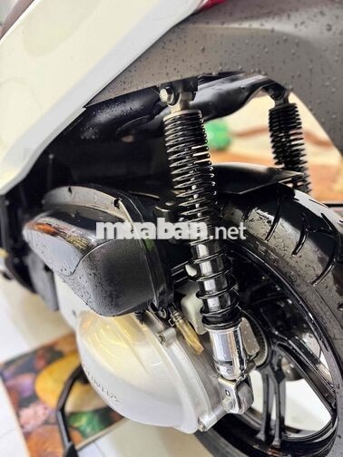 Honda SH 300i Ý Trắng Smartkey