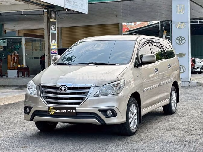 Toyota Innova 2014