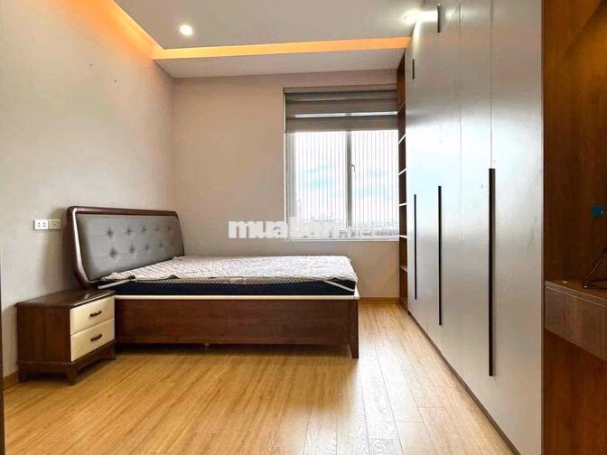 Cho thuê Chung cư Nguyễn Văn Cừ  112m2 2 ngủ + 2 WC Full đồ nội thất-