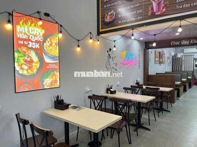 [LÀM NGAY, BAO ĂN Ở] 4 PHỤC VỤ QUÁN MỲ CAY HÀ NỘI