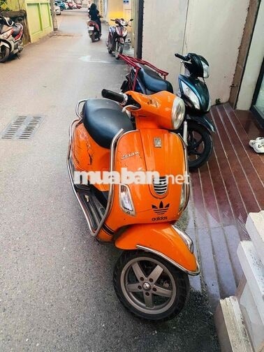 Piaggio Vespa Cam