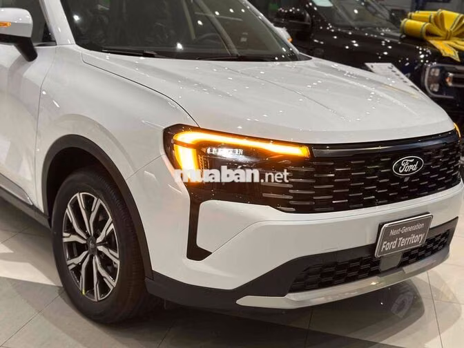 Ford Territory Trend 5 chỗ Tự động 7 cấp Trắng